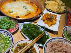 -洱火云南酸菜牛肉火锅(石景山当代商城店)