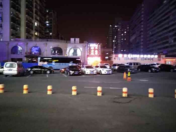 合生广场停车场"合生广场位于北京丰台区南三环中路,也是合.