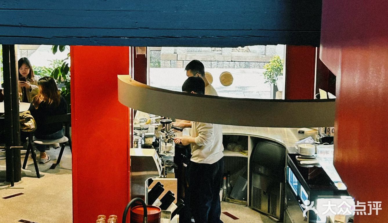 在「福叁」喝的是咖啡，品的是新中式美学