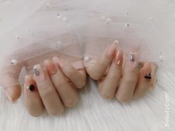 -七彩虹美甲美睫 半永久
