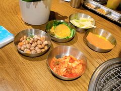 小菜碳生菜无限量-·缸桶屋·韩式牛肋条自助烤肉(西湖D11店)