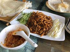 京酱肉丝-老陕味道主题餐厅煎饼坊(东关店)