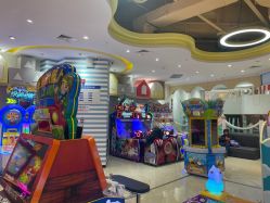 -多多淘儿童体验中心(重庆来福士店)