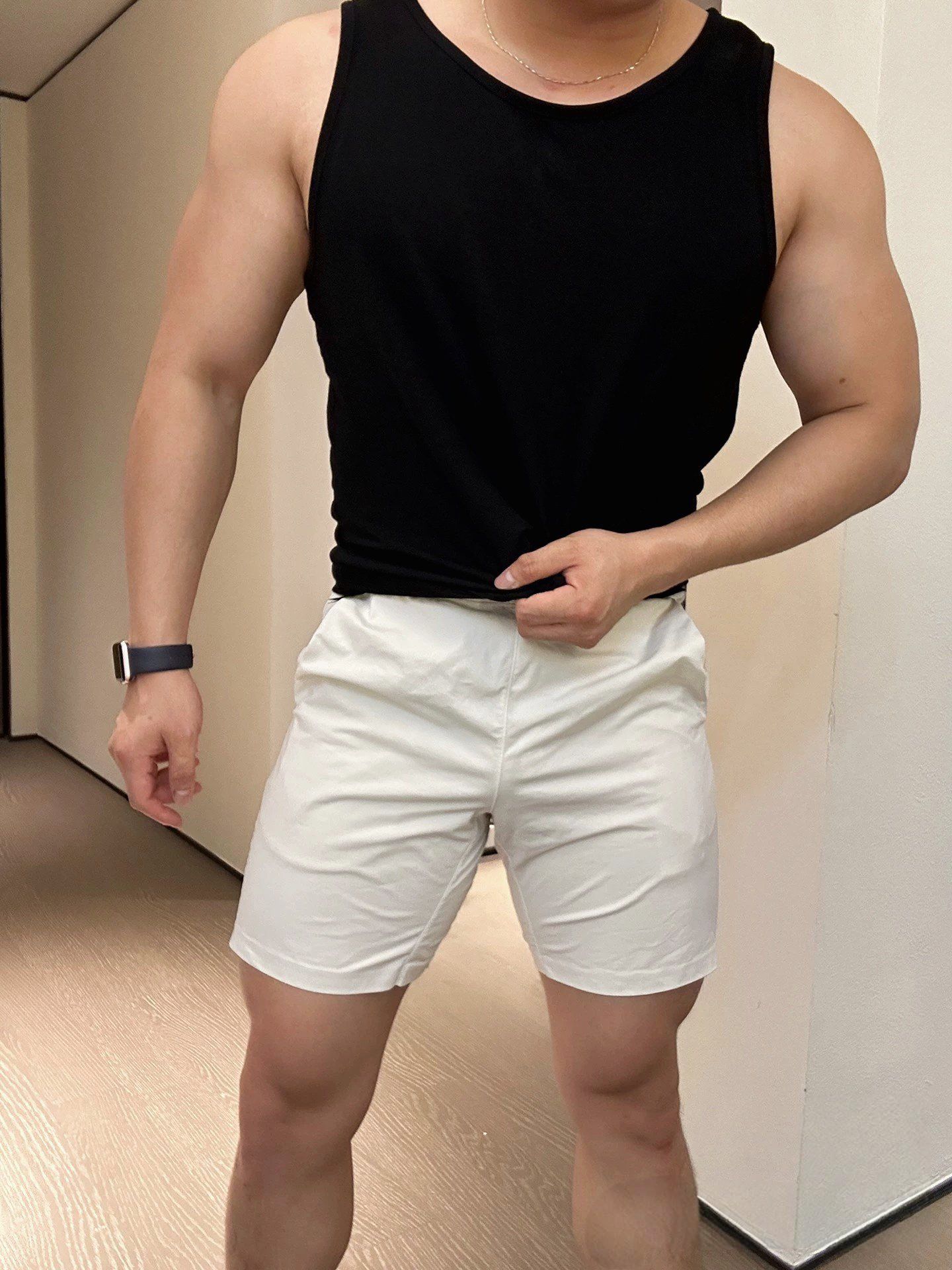 黑色背心白色短裤#早春的每一帧都像壁纸#polo衫#品质男装#壁纸#穿衣