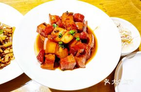 Mei Cai Braised Pork Belly