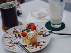 -彳亍咖啡·这里(水湾路店)