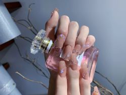 -瞧·享轻奢美甲美睫