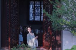 -一揽芳华汉服旗袍体验馆(拙政园店)