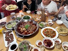 -大众跷脚牛肉馆·非遗传承单位(峨眉山店)