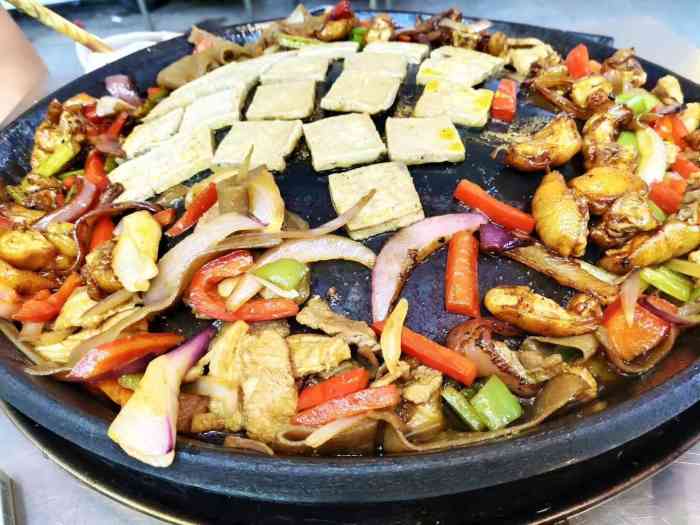 黔西花红树脚土烙锅(小十字店)-"他们家的东西味道挺不错的,瘦肉很嫩