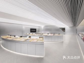 不被定义的诗意科幻美妆旗舰店