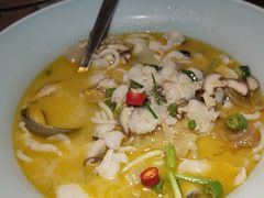 QQ酸汤鱼-蜜桃餐厅·伴山(绿宝广场店)