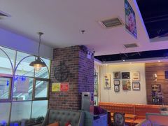 -豪客嘉族·麦尼顿西餐厅(乐福天下店)