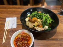 -万记麻辣烫国展总店