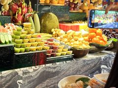 -雍容荟帝王蟹活龙虾展台自助(IFS黑金店)