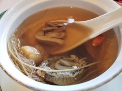 养肝草雪莲籽炖鲜鲍鱼汤-三号黄浦会Canton Table