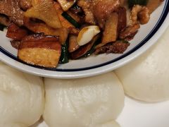 土猪肉夹馒头-浔味·山屿湖·正宗淳牌全鱼宴老字号