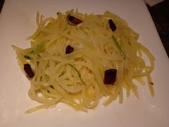 香菜梗炝土豆丝-绿茶餐厅(天津天河城店)