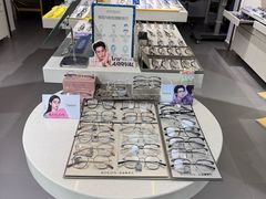 -视野联行眼镜·德国蔡司镜片·法国依视路·韩国凯米(温江店)