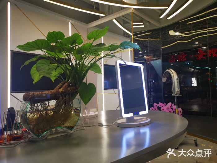 MYYF SALON烫发染发图片