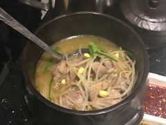 绿豆芽排骨汤-猪啊牛呀羊啊铜盘烤肉(正大广场店)