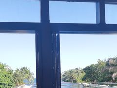 -亚龙湾喜来登·美景台大堂吧