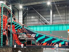 -极限PLAY运动娱乐新世界·团建派对表演休闲馆·室内高空游乐园