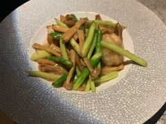 -穹六人间 people 6(岳阳路店)