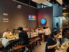 -老街烧烤大排档·地道湖北菜·龙虾馆(汉口火车站店)