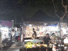 -吴山路夜市