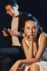 -伯爵婚纱摄影(光谷店)