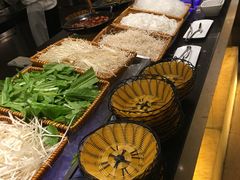 -上海西藏大厦万怡自助餐厅(徐汇店)