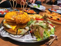 双重芝士厚肥牛堡-瞄一喵猫咖(格力海岸店)
