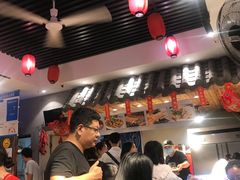 大堂-爆炸头阿姨小四川正宗川味小吃(无任何分店)