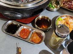 -围炉肉舍•炭烤活鳗•丹东海鲜烤肉(步行街店)