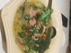 烧椒酸汤福山牛肉-闻见中国海南菜(K11店)