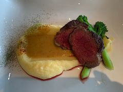 煎和牛牛柳配脆土豆及特制甜椒-Jean Georges