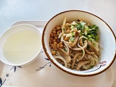 猪小肚纯米粉-1817大碗牛肉粉