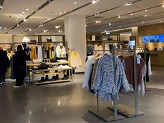 -URBAN REVIVO(济南领秀城贵和购物中心店)