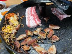 -江南猪肉商会无限续吃(弘大店)