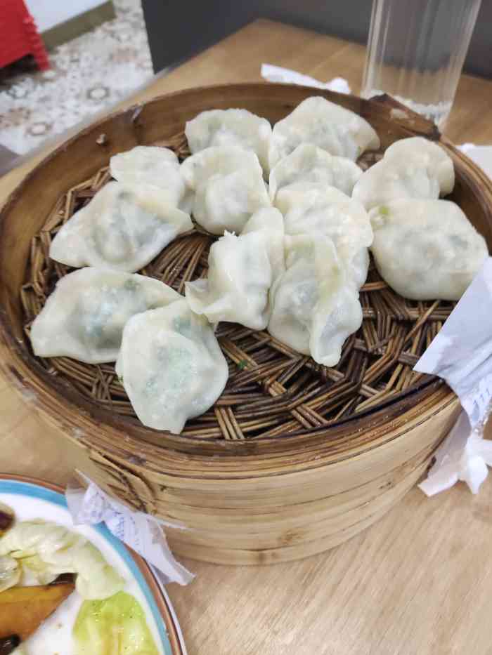 好妈王饺子二部-"家附近的酒楼,经典东北菜. [薄荷]环境.