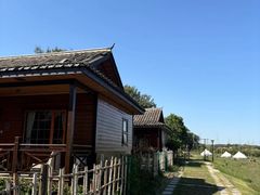 -梁子湖东篱老屋生态庄园