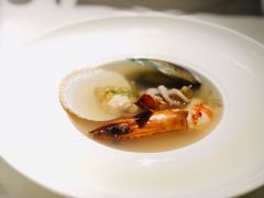 翡翠青口贝及黑虎虾海鲜清汤-王品牛排(杭州大厦店)