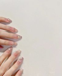 -悦指间美甲美睫