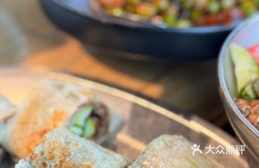 Beijing-style Soy Sauce Pork Wrapped in Pancakes