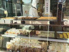 面包甜点陈列柜-鲍师傅糕点(西站店)