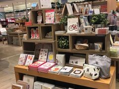 -诚品(信义店)