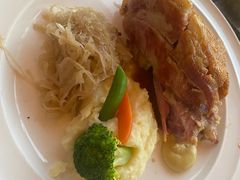 -LENBACH兰巴赫西餐啤酒坊(大连东港店)