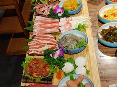 -明洞阿姨·韩式酱蟹烤肉·创意料理(三元桥店)