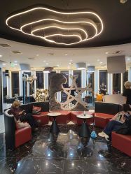 -TOP HAIR SALON